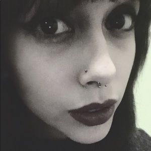 Meet your Posher, Selena